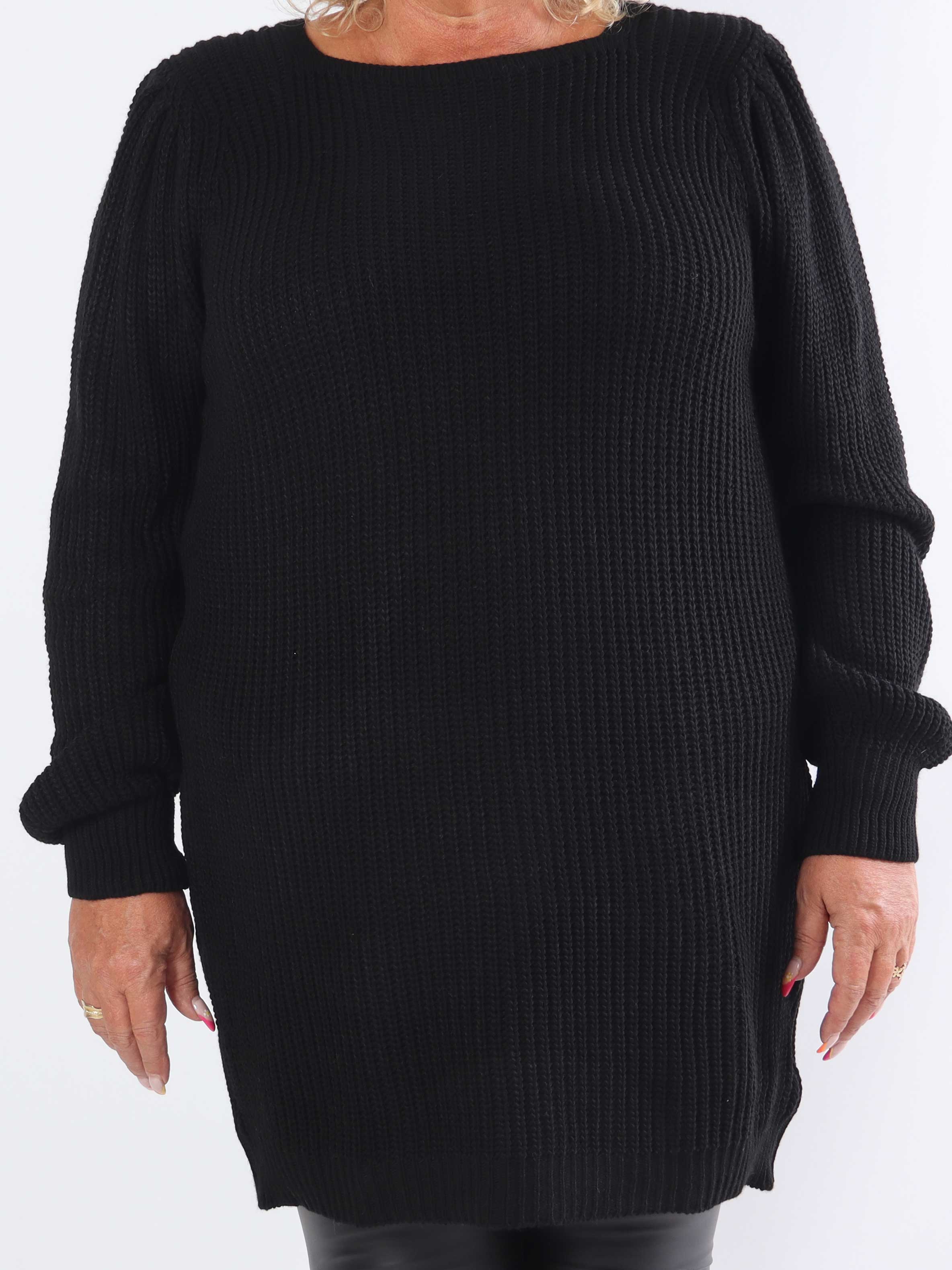 Dajana - Stickad klänning i plus size med ballongärmar